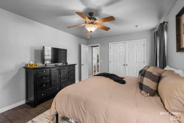 Cozy bedroom in Biker’s Basecamp and Ozark Retreat near Bella Vista, Arkansas.