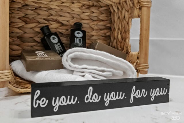 Relaxing bathroom amenities at Black Bear Cabin, perfect for a bike-in vacation rental in Bella Vist.