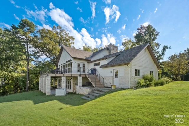 Beautiful Beaver Lake view vacation rental at Rivercliff Ridgehouse in Rogers, AR.