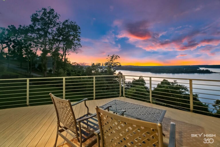 Rivercliff Ridgehouse @ Beaver Lake